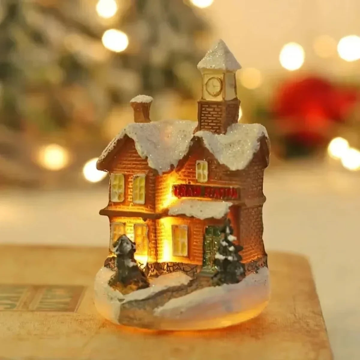 Maison LED de noël, aiguilles de pin, bonhomme de neige de noël, décoration lumineuse en résine, boutique de père noël, Micro ornements de paysage