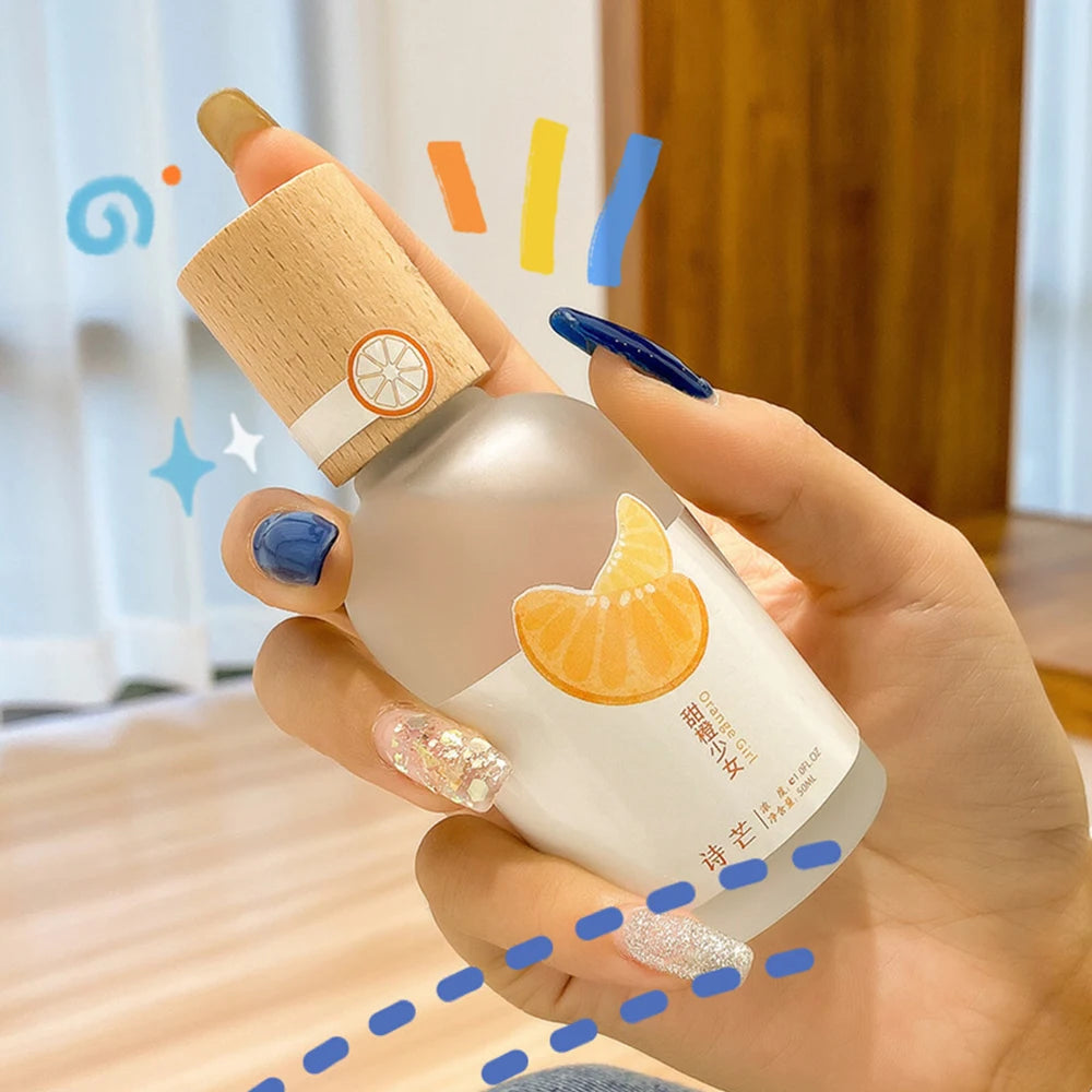 Floral spray perfume for women with pheromones that inspire romance. A light, long-lasting fragrance, ideal for Valentine's Day