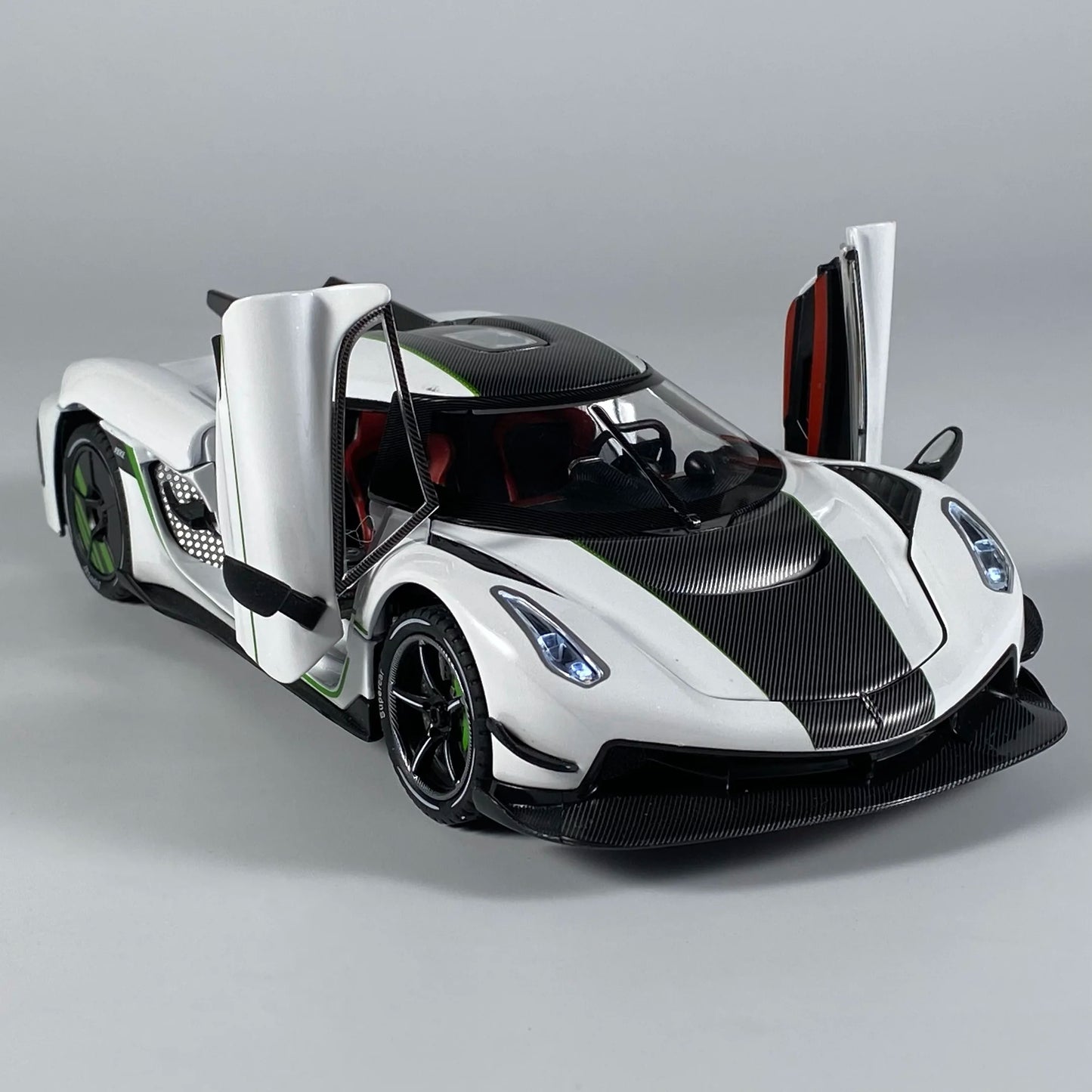 1:24 jesko absolut Supercar alliage métal moulé sous pression modèle voiture son et lumière retirer enfants jouet Miniature véhicule cadeau d'anniversaire
