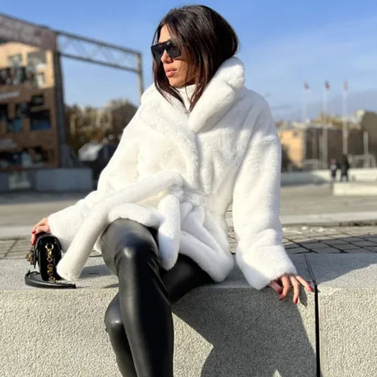 Veste en fourrure de lapin pour femme, manteau à col à revers, ceinture thermique épaissie, nouveau document solide, 2024