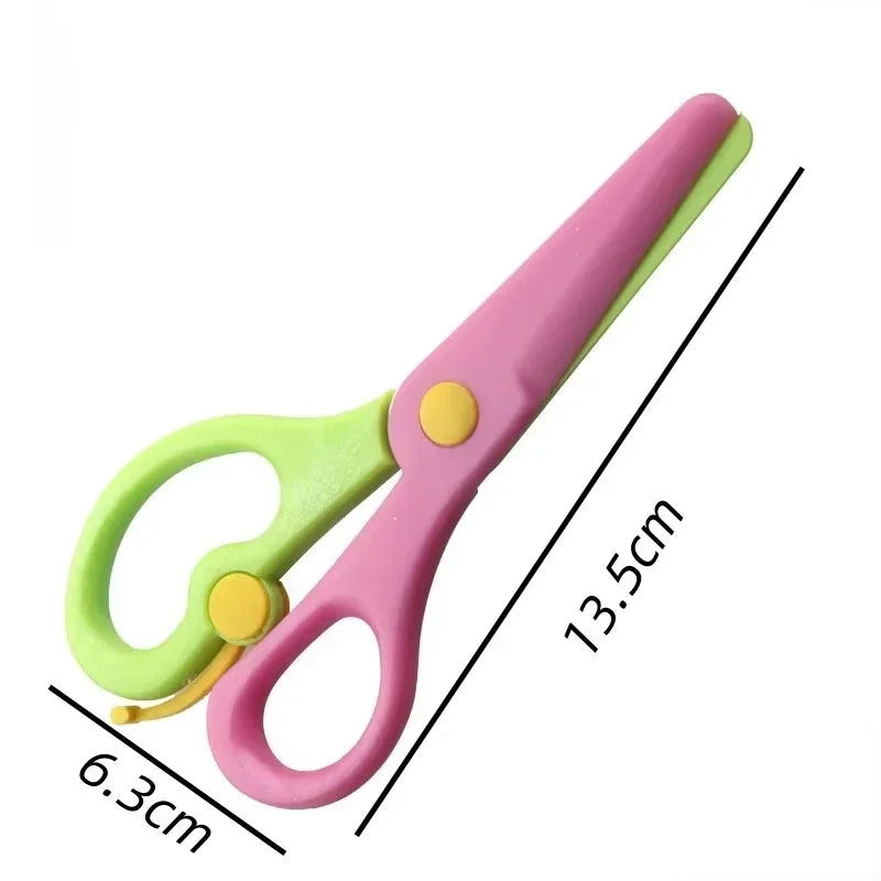 Nouveau 1 pièces 135mm Mini sécurité tête ronde ciseaux en plastique étudiant enfants papier coupe Minions fournitures pour la maternelle école