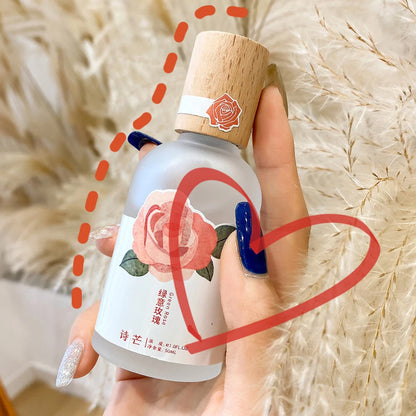 Floral spray perfume for women with pheromones that inspire romance. A light, long-lasting fragrance, ideal for Valentine's Day