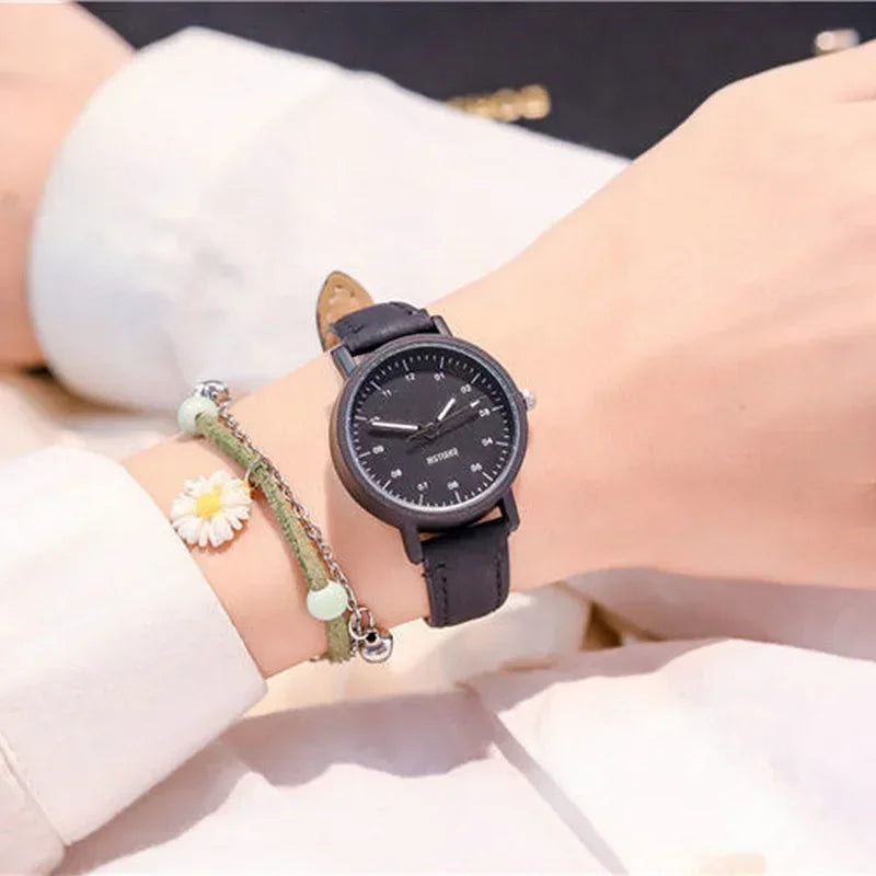 Women Luxury Quartz Watch PU Leather Strap Watches Waterproof Round Retro Bracelet Watch Ladies Girls Wristwatch