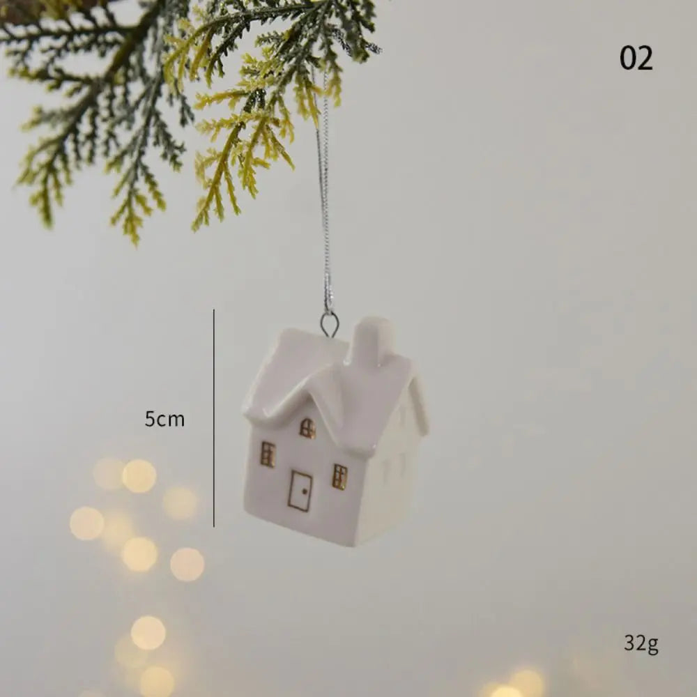 Pendentif de maison en céramique évidée, maison de neige, breloques d'arbre de Noël, décoration de bonne année, cadeaux